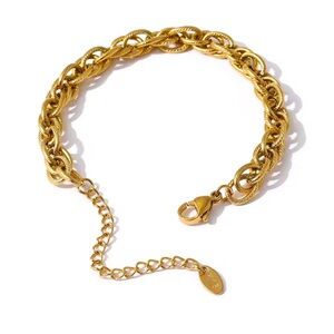 Elegant Gold Chain Bracelet